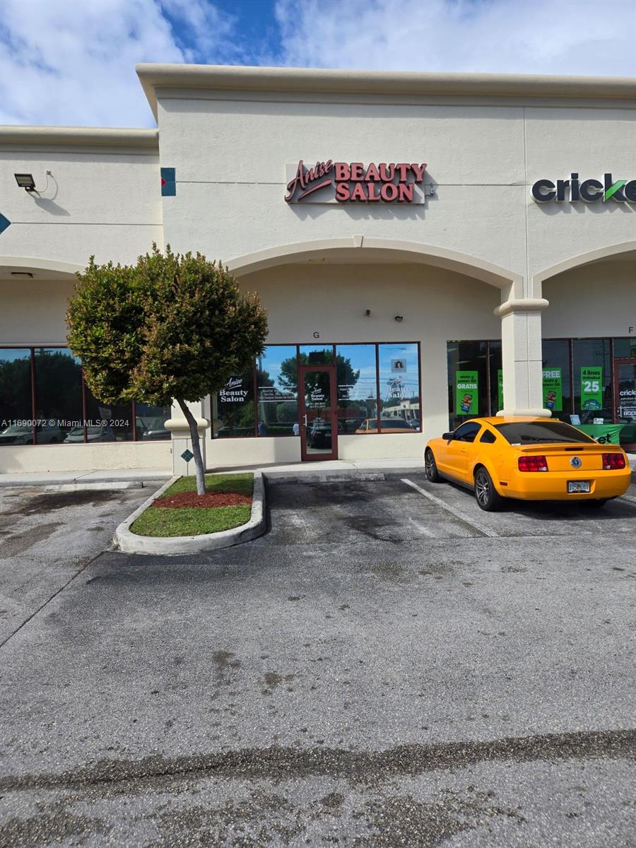 Spectacular retail space